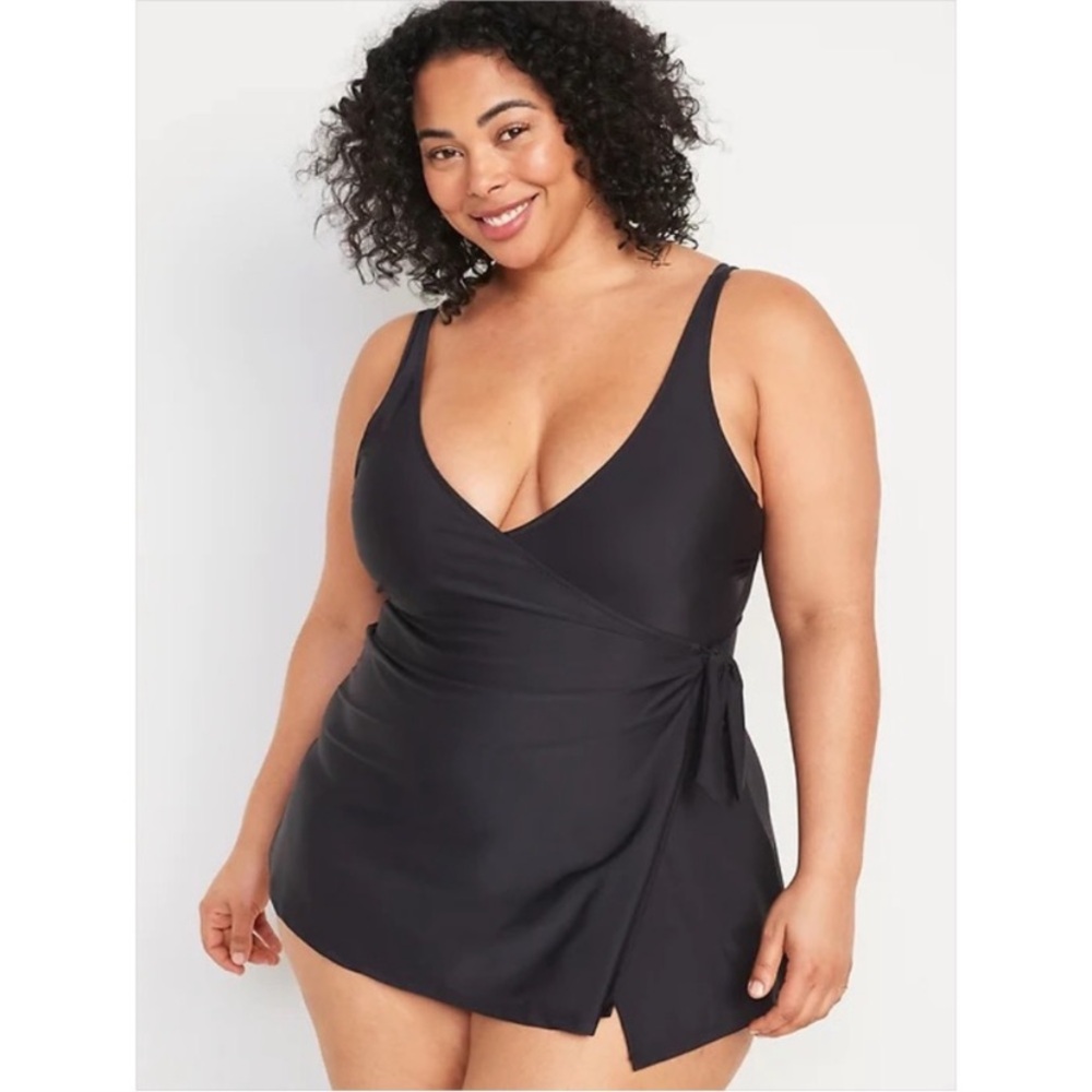 NWT Old Navy V-Neck Wrap-Front Swimsuit Dress bathing suit skirt Black 4x plus